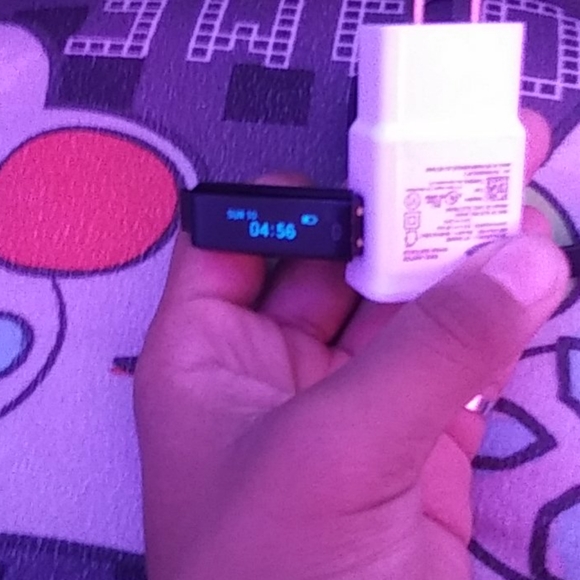 Fibit watch - Picture 8 of 9